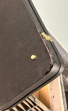 Charger l'image dans la galerie, Hardshell Rectangle Bass Guitar Case with Fender Logo (Made In Canada) - See Description