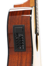 Charger l'image dans la galerie, Denver Classical Cutaway Acoustic/Electric Guitar with Gigbag - 4/4 - Natural
